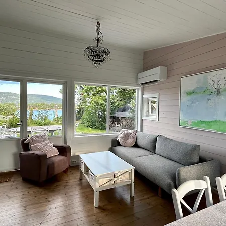 Seaside With Stunning Views Of The Oslofjord Semesterbostad